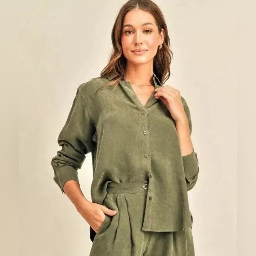 RESET BY JANE Kate Cupro Long Sleeve Button Down Top OLIVE SZ M